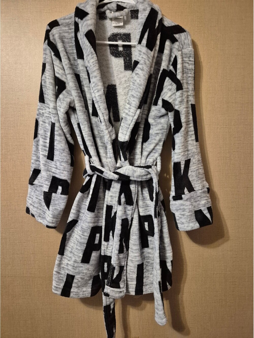 Victoria's Secret PINK Gray and Black Plush Sleepwear Robe XS/S